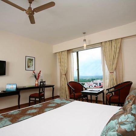Oh Biz Premier At Leonia Hotell Hyderabad Eksteriør bilde