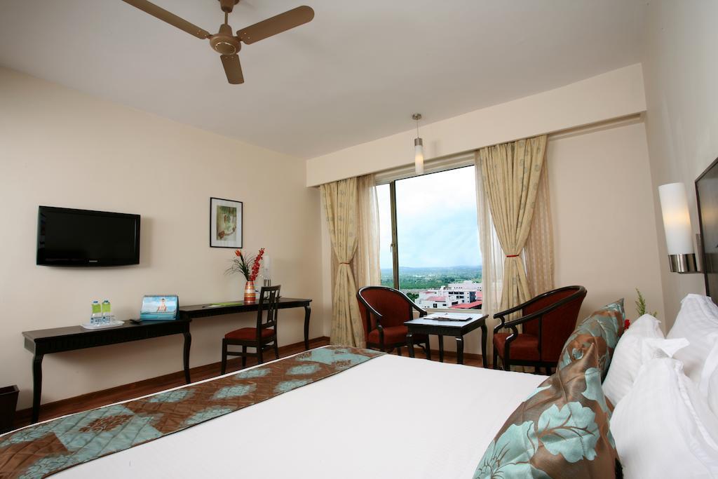 Oh Biz Premier At Leonia Hotell Hyderabad Eksteriør bilde
