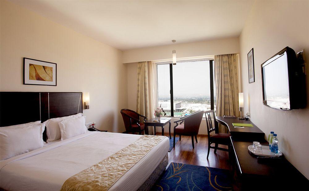 Oh Biz Premier At Leonia Hotell Hyderabad Eksteriør bilde