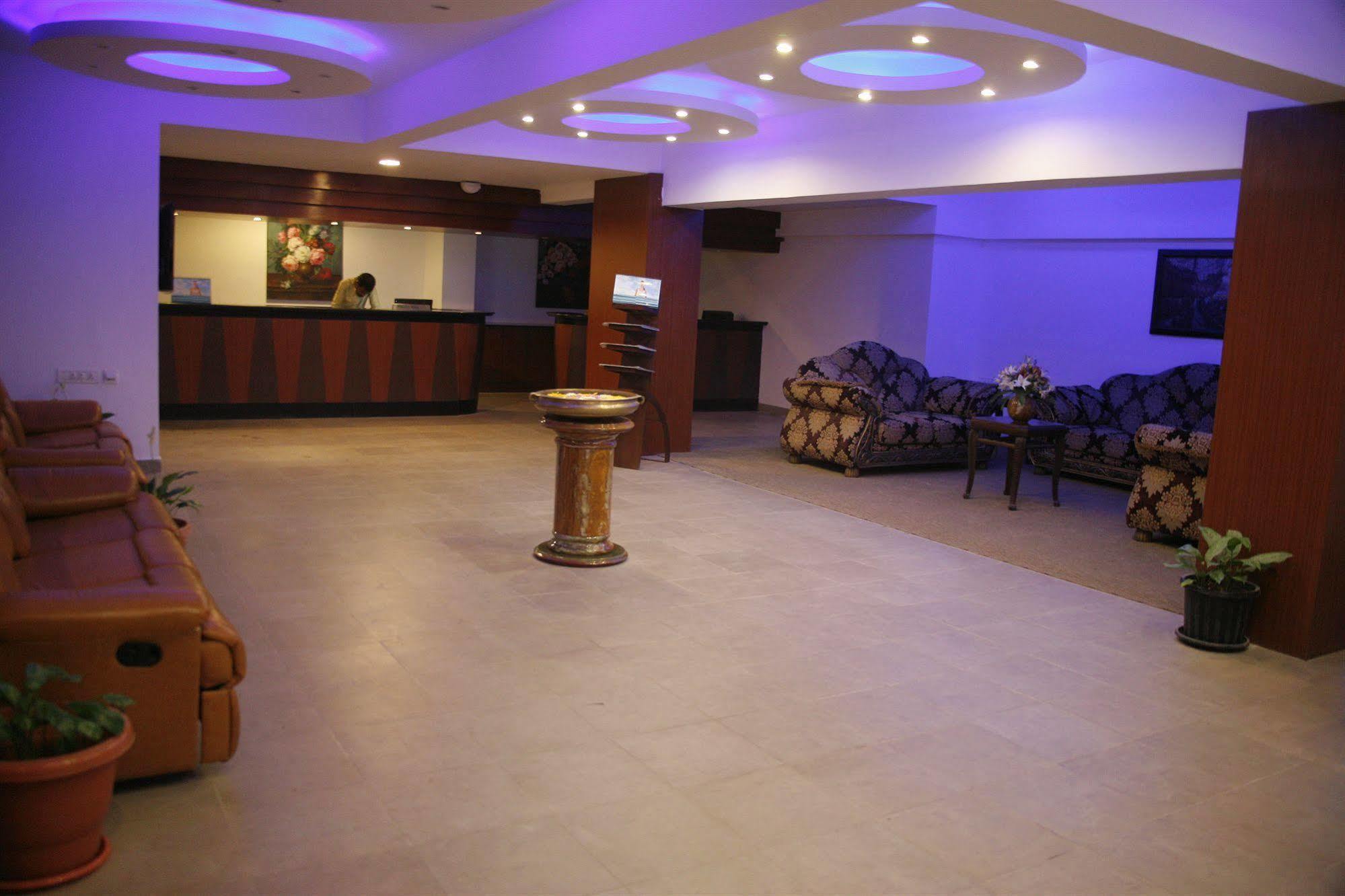 Oh Biz Premier At Leonia Hotell Hyderabad Eksteriør bilde